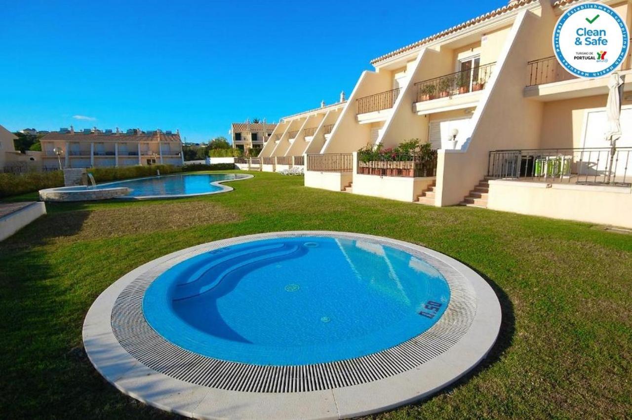 House F Sao Rafael - Free Wifi & Airco, Netflix Ready - 300m From The